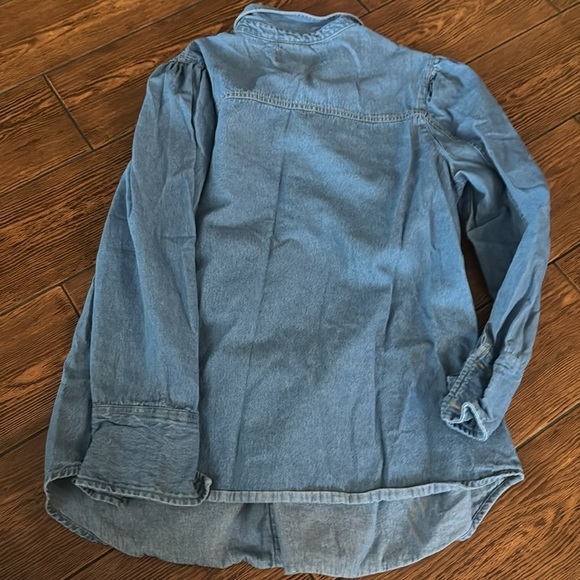 ASOS DESIGN DENIM BUTTON DOWN PLEATED AT SHOULDER - Picture 7 of 7